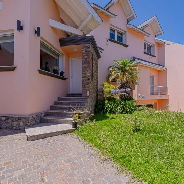 Venta Casa 6 Ambientes con pileta en Ramos Mejía B. Don Bosco