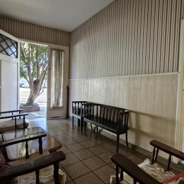 Venta PH con consultorio 7 ambientes patio y cochera. A refaccionar. Apto Crédito en Barracas