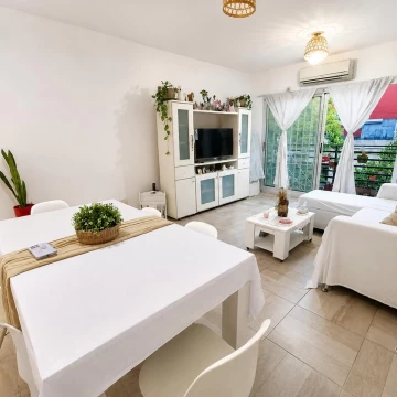 Departamento de 3 AMBIENTES  AL FRENTE CON COCHERA