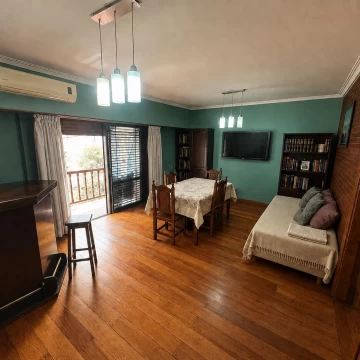 Venta PH 4 Ambientes con Entrada Independiente, Quincho, Patio y Cochera en Bernal Oeste