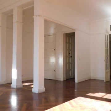 Edificio Bencich Departamento 2 ambientes frente c/balcón en venta San Nicolás