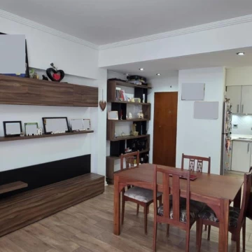 Departamento de 3 ambientes con cochera en Liniers