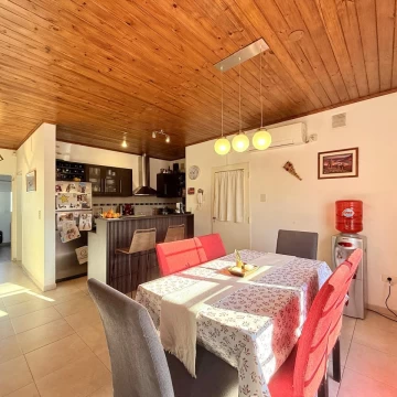 casa de 3 ambientes con patio y cochera en venta en lujan