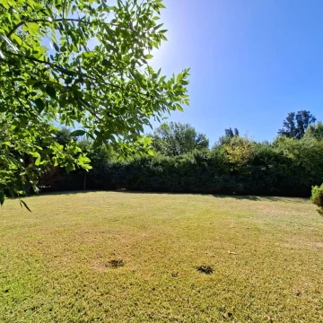 VENTA Terreno de 730 m2, parquizado, calle Echeverría. P. Sakura, Exalt. de la Cruz