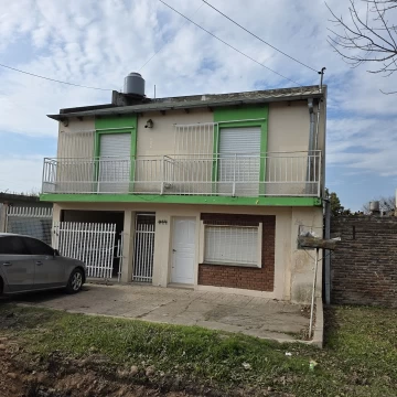Casa Venta en Hernandez 900