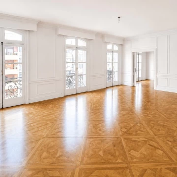 Exclusivo piso de alto nivel en edificio francés icónico en La Isla