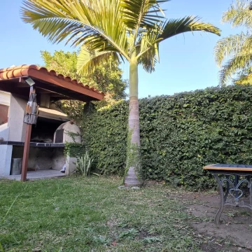 Casa en Villa Ballester - Venta - Geodesia - Tres Ambientes - Jardín Parrilla.