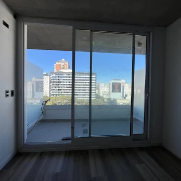 Departamento de un ambiente con balcón al frente en Nuñez