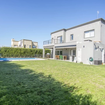Venta casa 4 ambientes PILETA Barrio el Ensueño Maschwitz 