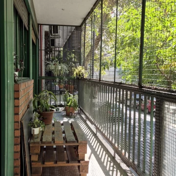 Venta departamento 4 ambientes balcón corrido con dependencias de servicio