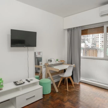 VENTA MONOAMBIENTE AL FRENTE EN RECOLETA