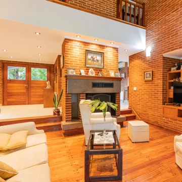 Casa de cuatro dormitorios en Barrio Cerrado Anexo Club Alemán Quilmes - Vicente López ESQ Laprida