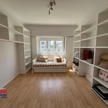 ¡Venta piso alto c/3 dormitorios, 2 baños y dependencia!