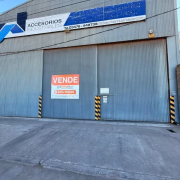 GALPÓN INDUSTRIAL CON PUENTE GRÚA Y OFICINAS CORPORATIVAS SOBRE RUTA NACIONAL 11