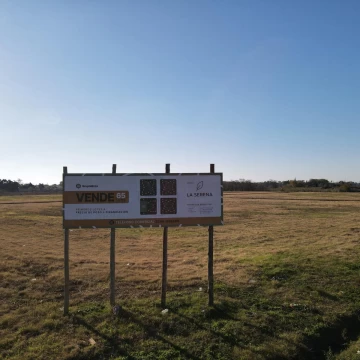 Lote en barrio La Serena