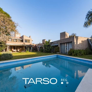 CASA EN VENTA DE 5 DORMITORIOS EN CERRO DE LAS ROSAS