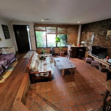 VENTA CASA 6 AMBIENTES CON 2 SUITES Y COCHERAS - MATADEROS