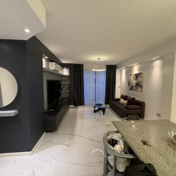 Departamento 5 amb con dependencia y 2 cocheras en Flores