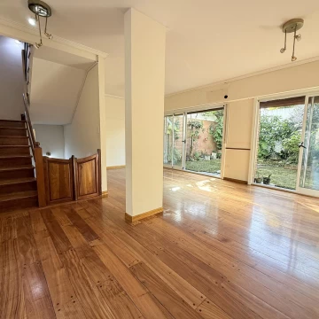 Casa en Venta Villa Devoto | 4 Ambientes mas  Dependencia | Jardín, Terraza y Doble Garage