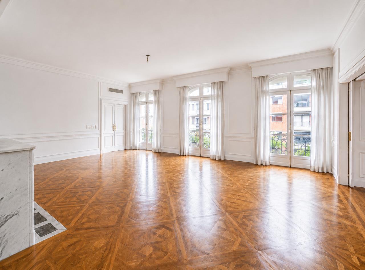 Exclusivo piso de alto nivel en edificio francés icónico en La Isla - 5