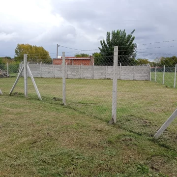 Terreno central en barrio abierto a la venta sin expensas