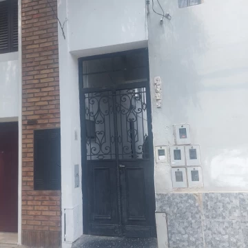 CASA  INTERNA  DE 1 DORMITORIO