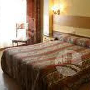 Hotel 2*  28 hab.
