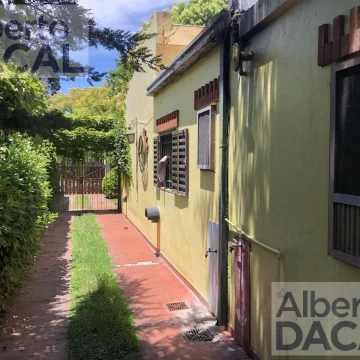 Casa en Venta en 452/ 21a y 21c City Bell - Alberto Dacal Propiedades