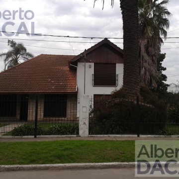 Casa en Venta en 489 esq. 31 Manuel B Gonnet - Alberto Dacal Propiedades