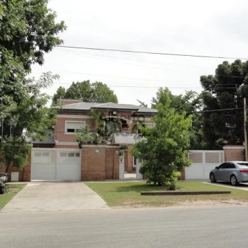 Casa en Venta en 19/501 y 503 Manuel B Gonnet - Alberto Dacal Propiedades