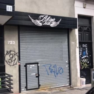 Local en Alquiler en 49/9 y 10 La Plata - Alberto Dacal Propiedades