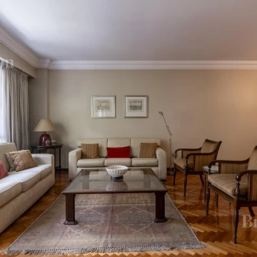 Departamento  de 4 ambientes a metros de la Plaza Vicente López
