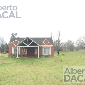 Casa en Venta en 152/444 y 446 City Bell - Alberto Dacal Propiedades