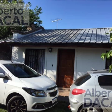 Casa en Venta en 136/467 Y 468 City Bell - Alberto Dacal Propiedades