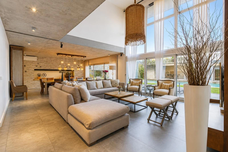 VENTA • COLEGIALES • DÚPLEX • 6 AMBIENTES • JARDÍN • PILETA • COCHERA