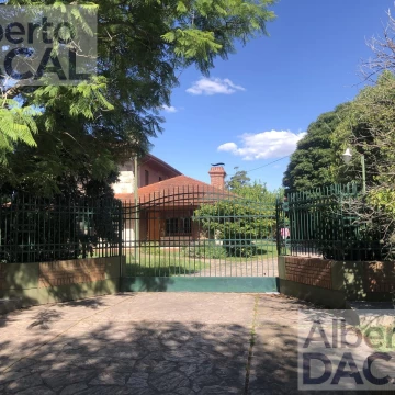 IMPORTANTE ESQUINA A 2 CUADRAS DE PLAZA VILLA ELISA. IDEAL INVERSORES.