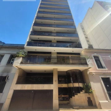 Excelente Piso con Cochera
