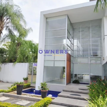 VENTA CASA DE LUJO EN EL SECTOR MAS EXCLUSIVO VIA A LA COSTA (AA)