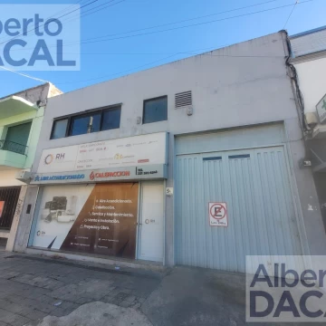 Local con deposito sobre lote propio de 10x30