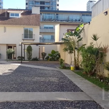Venta Tríplex a estrenar 6 ambientes jardín en L , parrilla , dos cocheras en Tigre