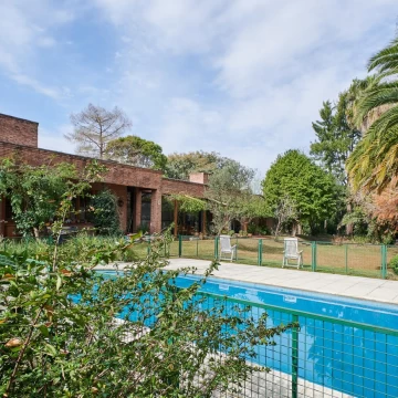 Venta Casa 6 ambientes en Club de Campo Hacoaj Tigre Estilo Inglés