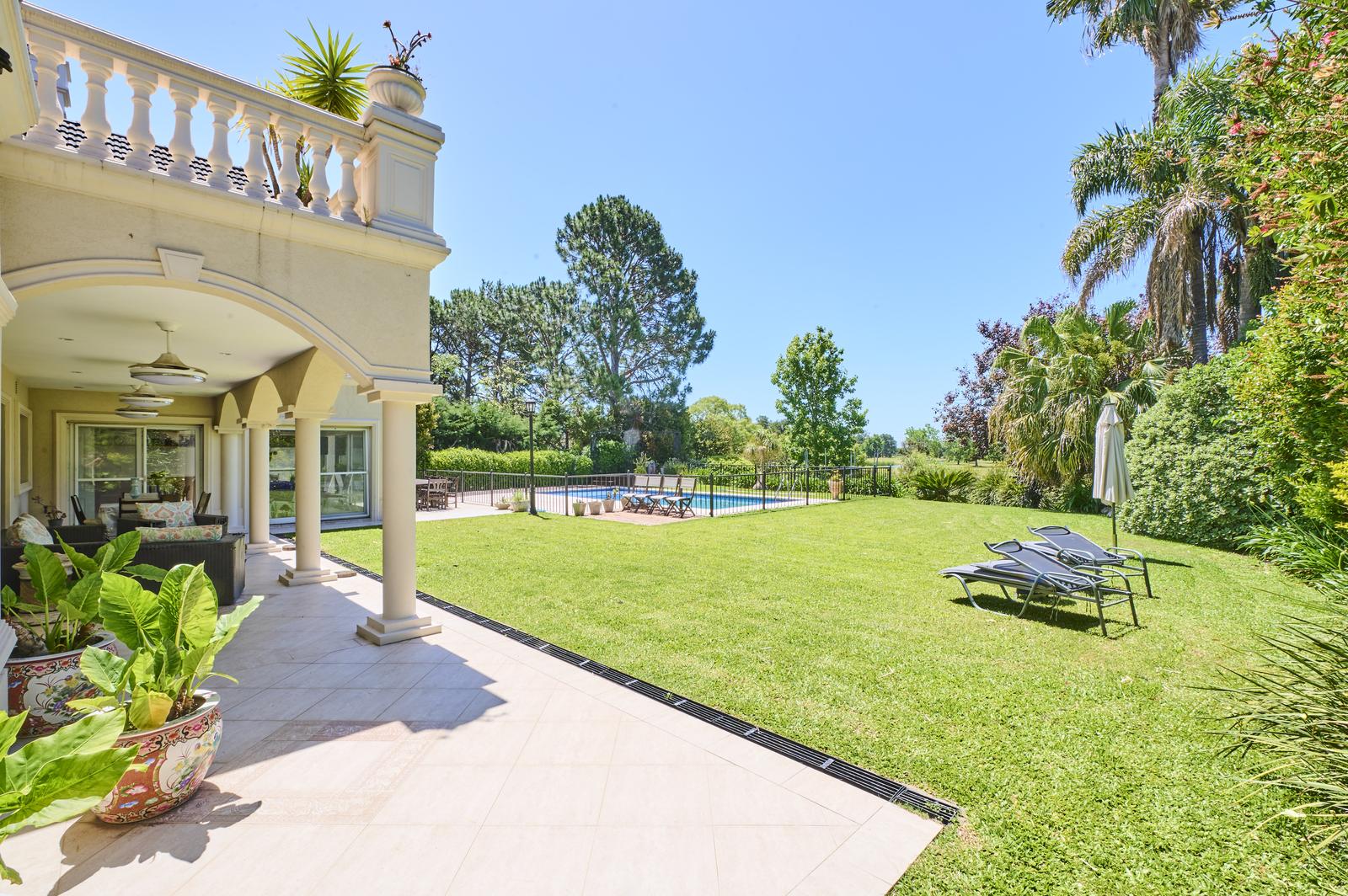 Parque con vista al golf
