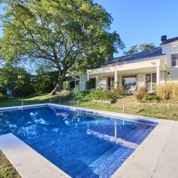Venta Casa 5 ambientes en Tigre Club de Campo Hacoaj ubicada en Isla