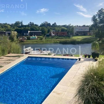 Venta Casa al Lago 4 dormitorios. El Cazal, Escobar