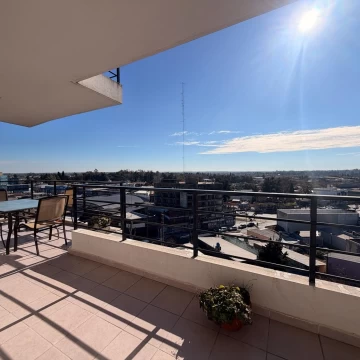 Departamento en séptimo piso con gran vista y luminosidad, 3 dormitorios
