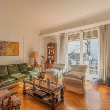 Venta. Depto 3 ambientes. Semipiso. Luminoso. Apto crédito. Caballito