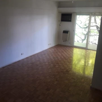 Departamento de 3 ambientes con Cochera fija cubierta - Caballito