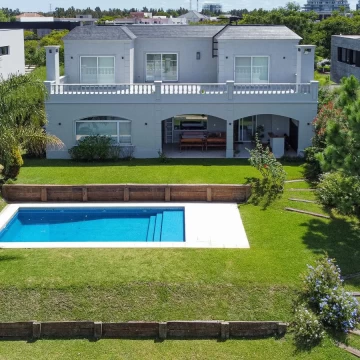 Casa en VENTA al Lago Central Golf Nordelta