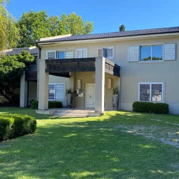 Venta Casa en Martínez para emprendimiento o compañía