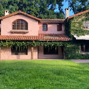 Casa en venta en La Horqueta con jardín  y pileta